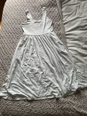 Os & Oakes 🇨🇦 | White Tank Midi Dress with pockets | rayon bamboo
